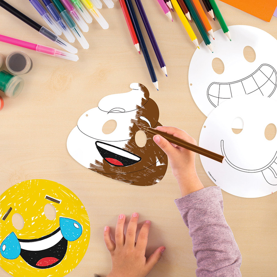 12 Masques A Colorier Emoji Crazy Pour L Anniversaire De Votre Enfant Annikids