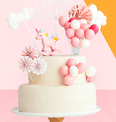 Anniversaire enfant - déco, gâteau d'anniversaire, pinata, ballons
